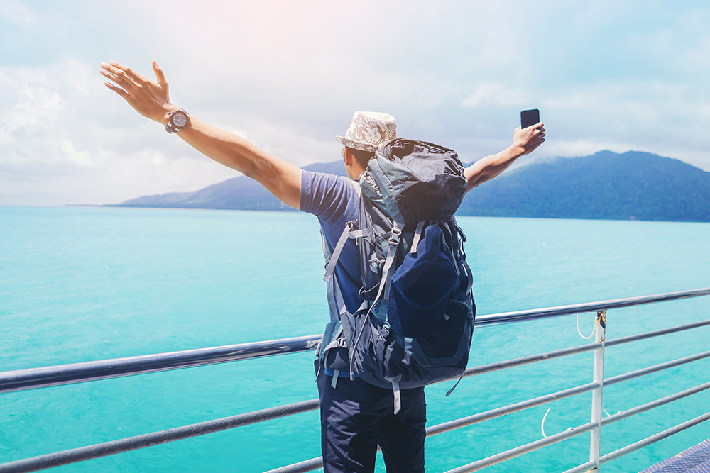 guy on cruise ship all alone